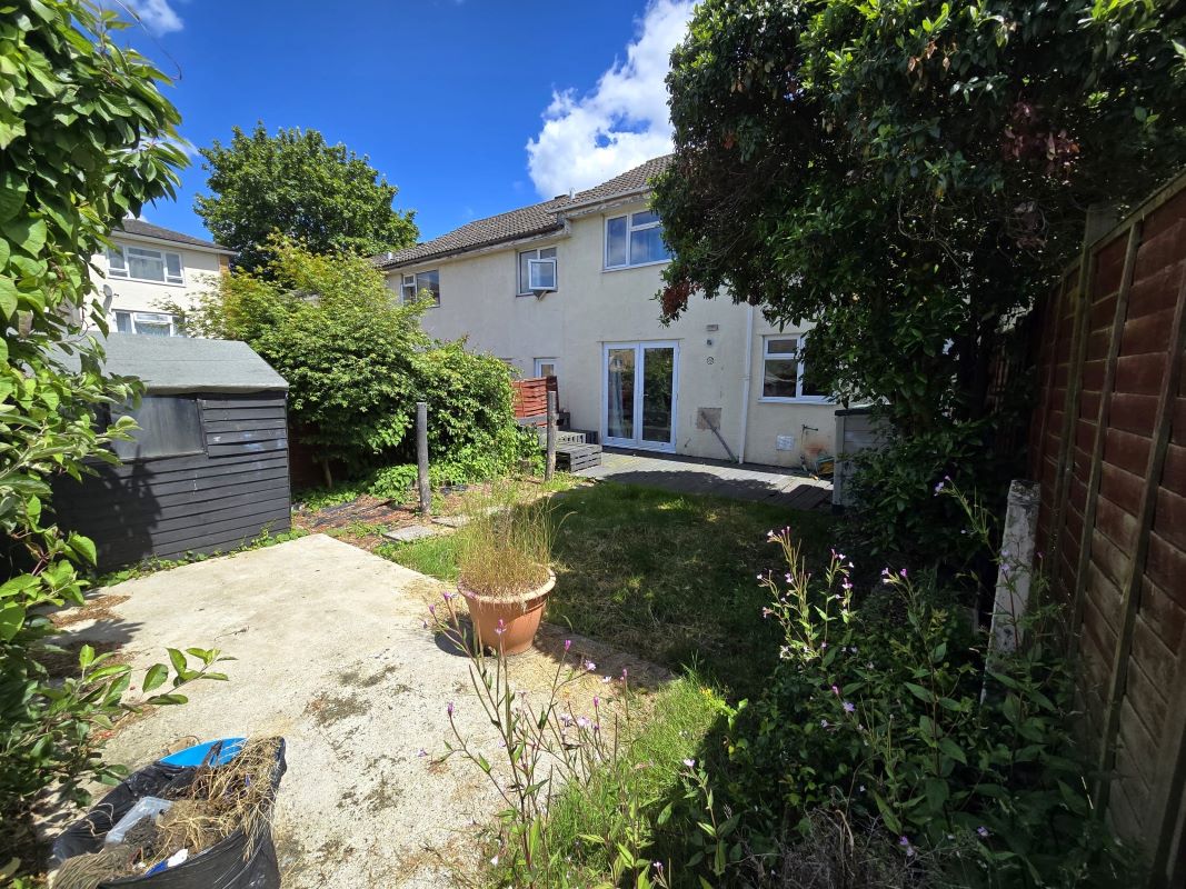 59 Cody Road, Farnborough, Hampshire, GU14 0BX