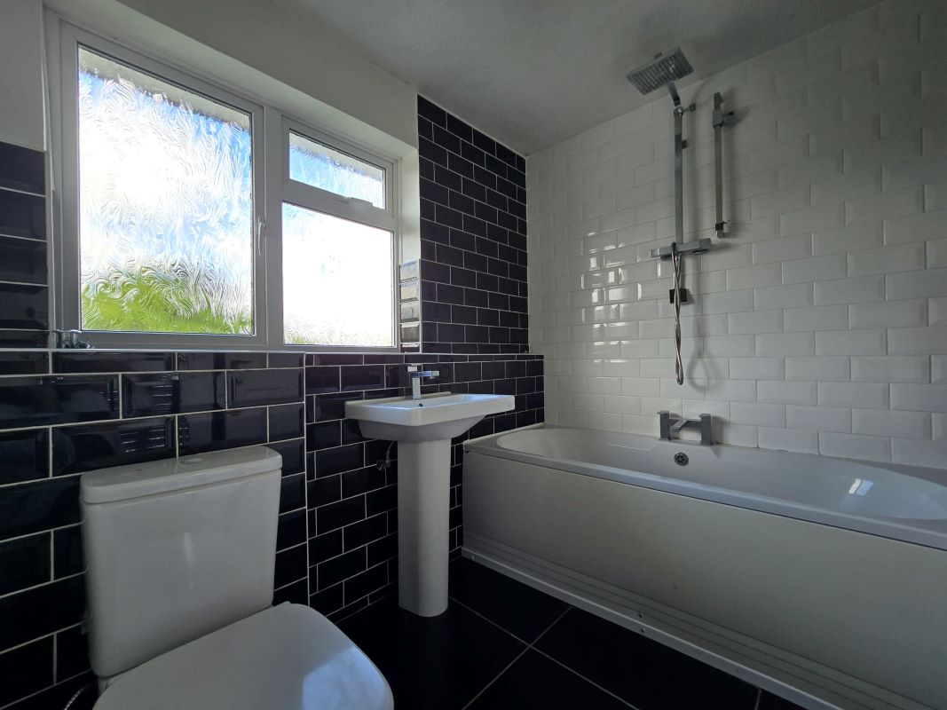 59 Cody Road, Farnborough, Hampshire, GU14 0BX