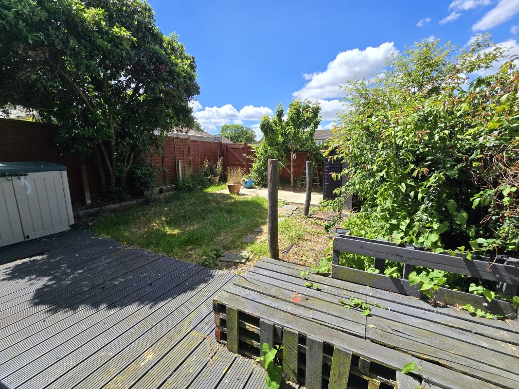 59 Cody Road, Farnborough, Hampshire, GU14 0BX