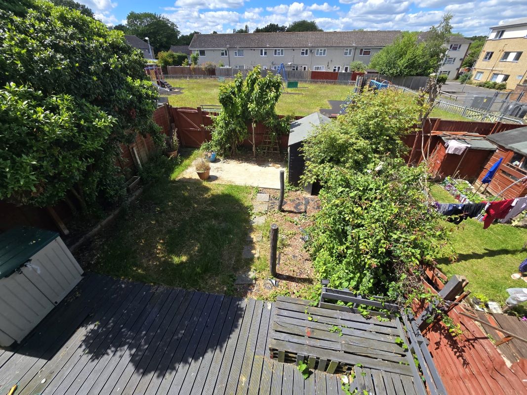 59 Cody Road, Farnborough, Hampshire, GU14 0BX