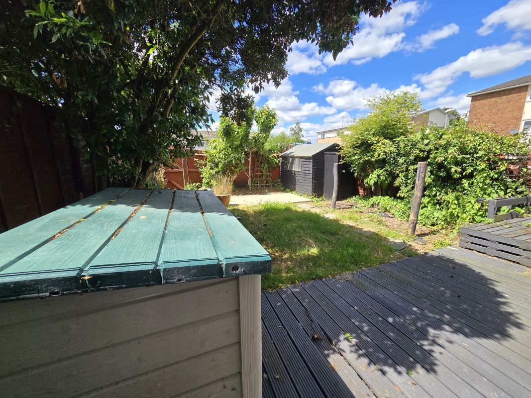 59 Cody Road, Farnborough, Hampshire, GU14 0BX