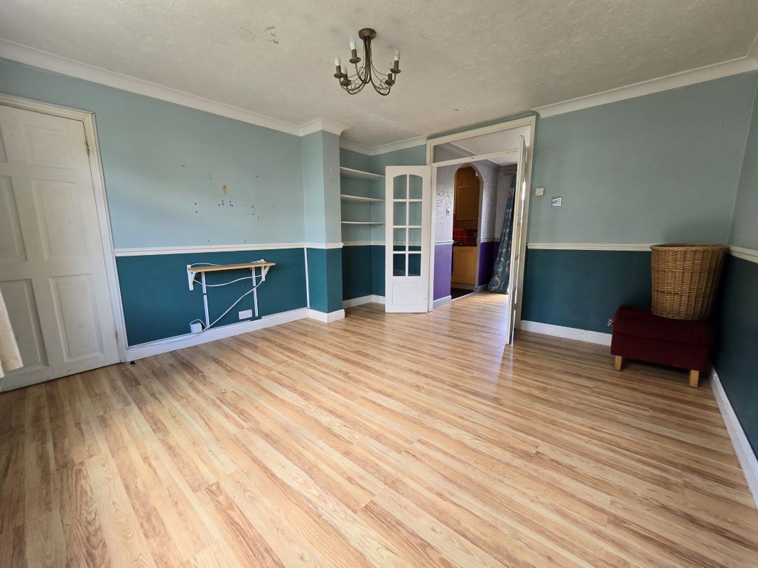 59 Cody Road, Farnborough, Hampshire, GU14 0BX
