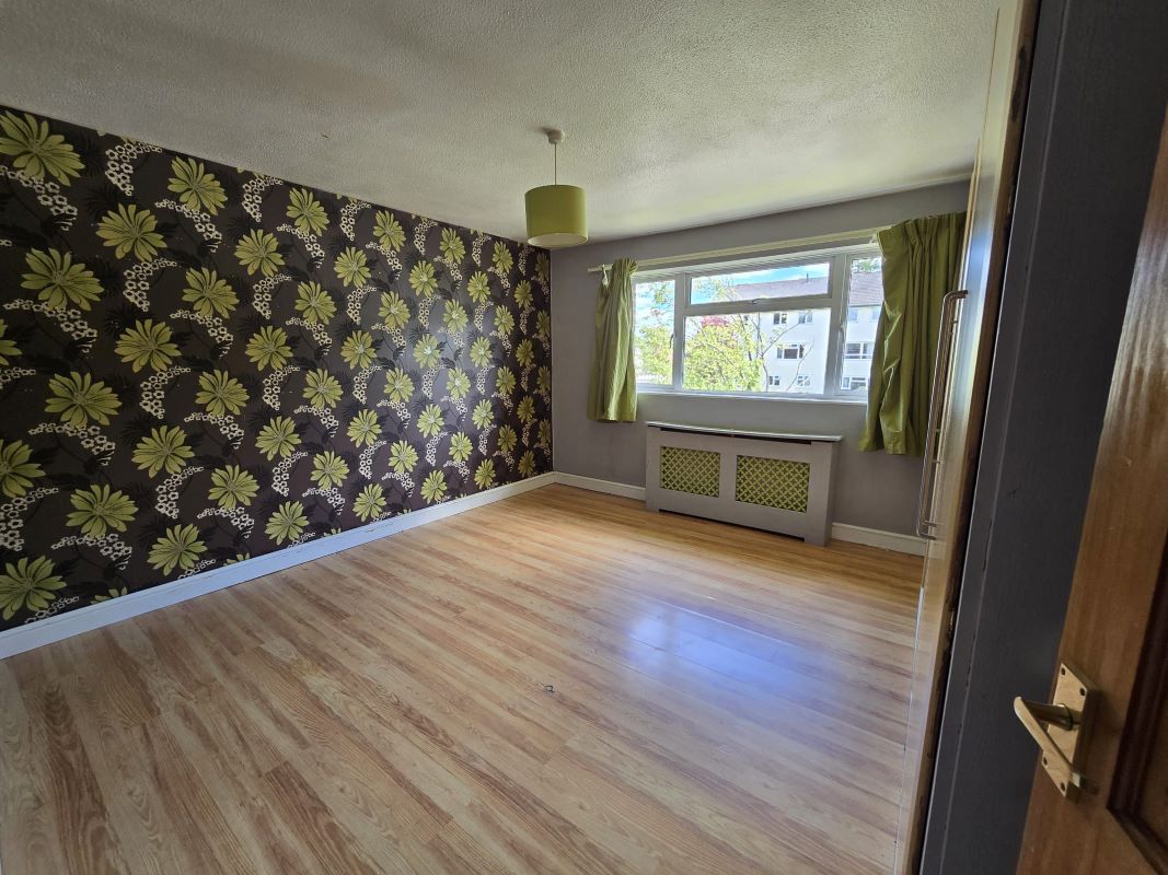 59 Cody Road, Farnborough, Hampshire, GU14 0BX