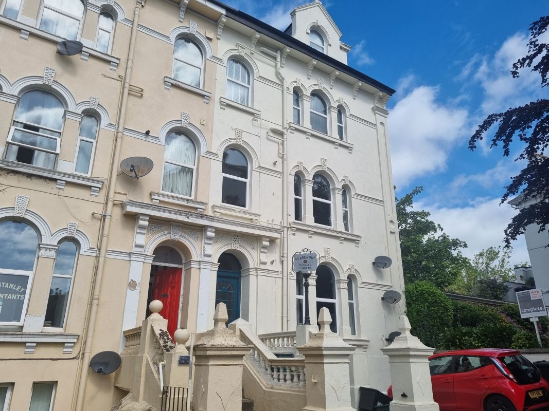 Flat 2 First Floor Claremont, 6 Orchard Gardens, Teignmouth, Devon, TQ14 8DP
