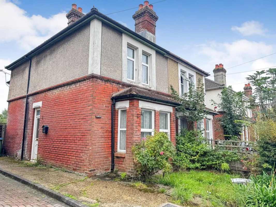 196 Butts Road, Southampton, Hampshire, SO19 1BP