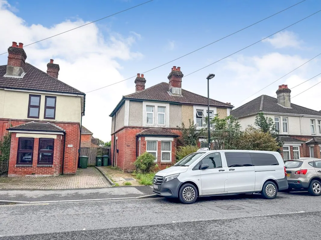 196 Butts Road, Southampton, Hampshire, SO19 1BP