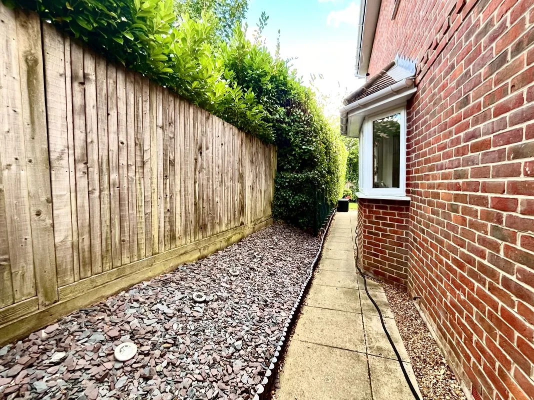 9 Alastair Mews, Beaconsfield, Buckinghamshire, HP9 2FE