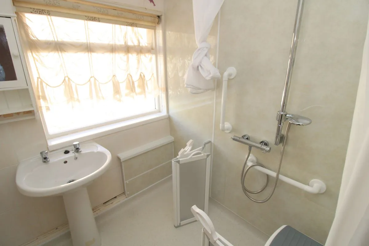 22 Laura Grove, Paignton, Devon, TQ3 2LR