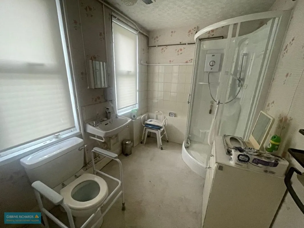 Flat 1, 60 Wellington Road, Taunton, Somerset, TA1 5AP