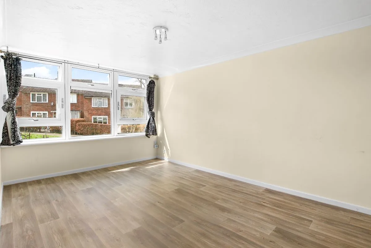 Flat 11 Tudor House, South Lynn Crescent, Bracknell, Berkshire, RG12 7LN