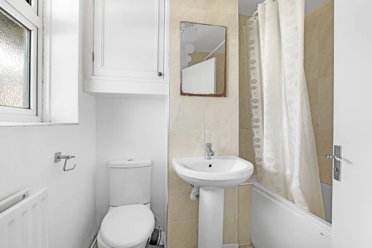 Flat 11 Tudor House, South Lynn Crescent, Bracknell, Berkshire, RG12 7LN
