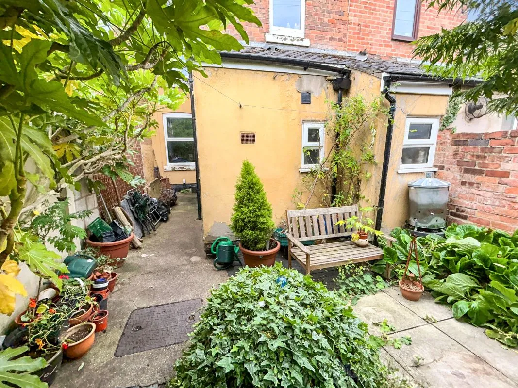 Flats A & B, 705 London Road, Derby, Derby City, DE24 8UQ