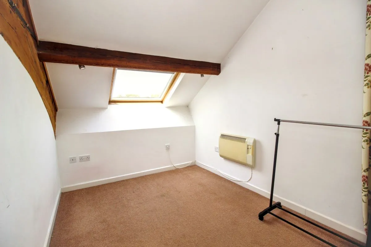 8 Browning Heights, Browning Avenue, Halifax, West Yorkshire, HX3 9BB