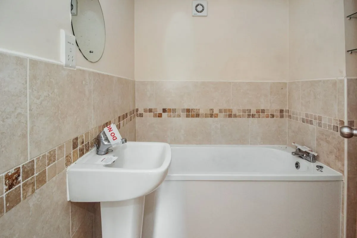 8 Browning Heights, Browning Avenue, Halifax, West Yorkshire, HX3 9BB