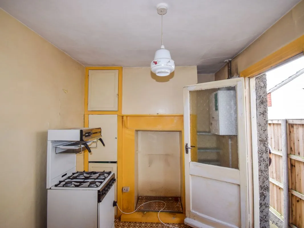 85 Oulton Road, Lowestoft, Suffolk, NR32 4QW