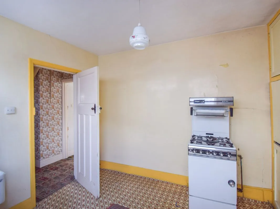 85 Oulton Road, Lowestoft, Suffolk, NR32 4QW