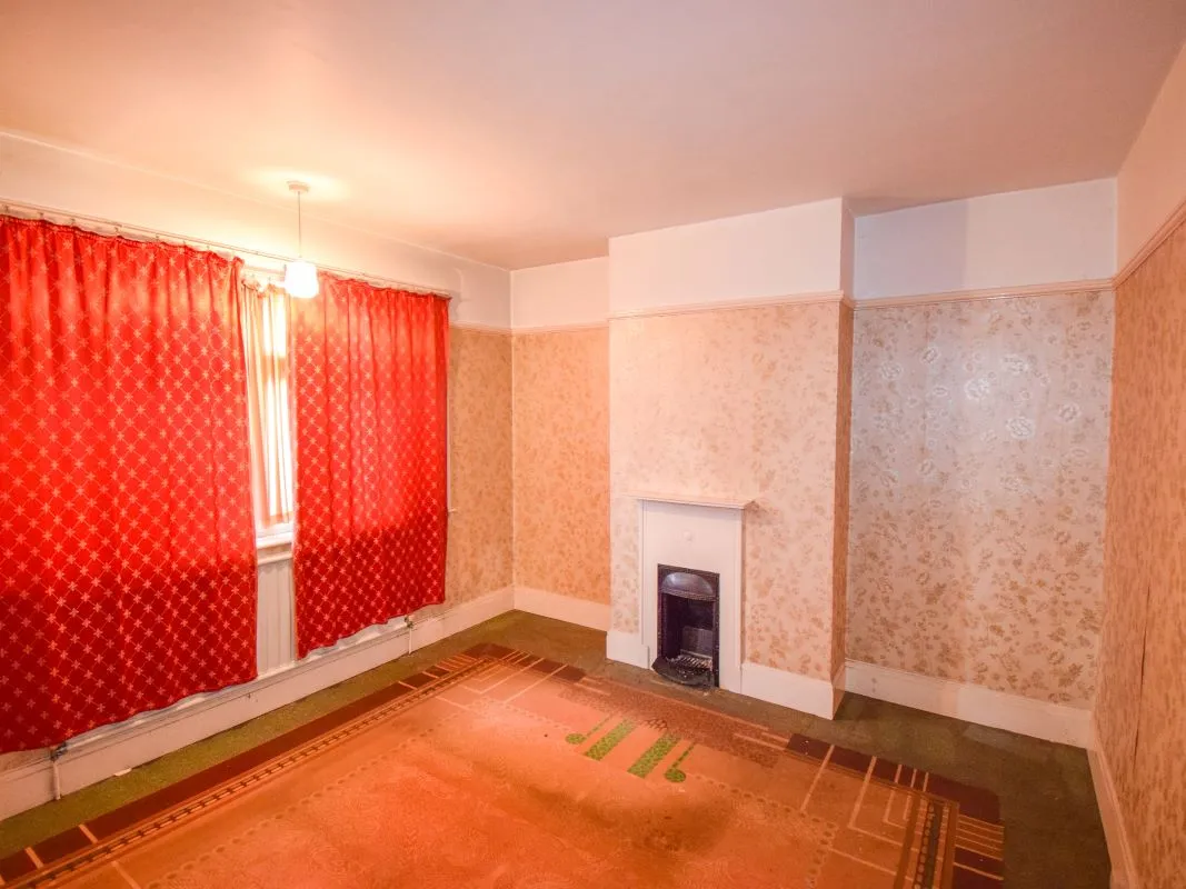 85 Oulton Road, Lowestoft, Suffolk, NR32 4QW