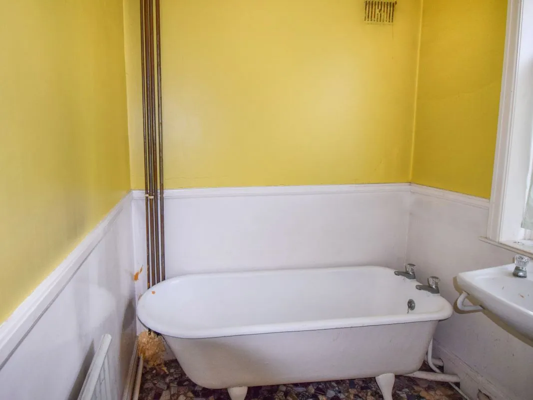 85 Oulton Road, Lowestoft, Suffolk, NR32 4QW