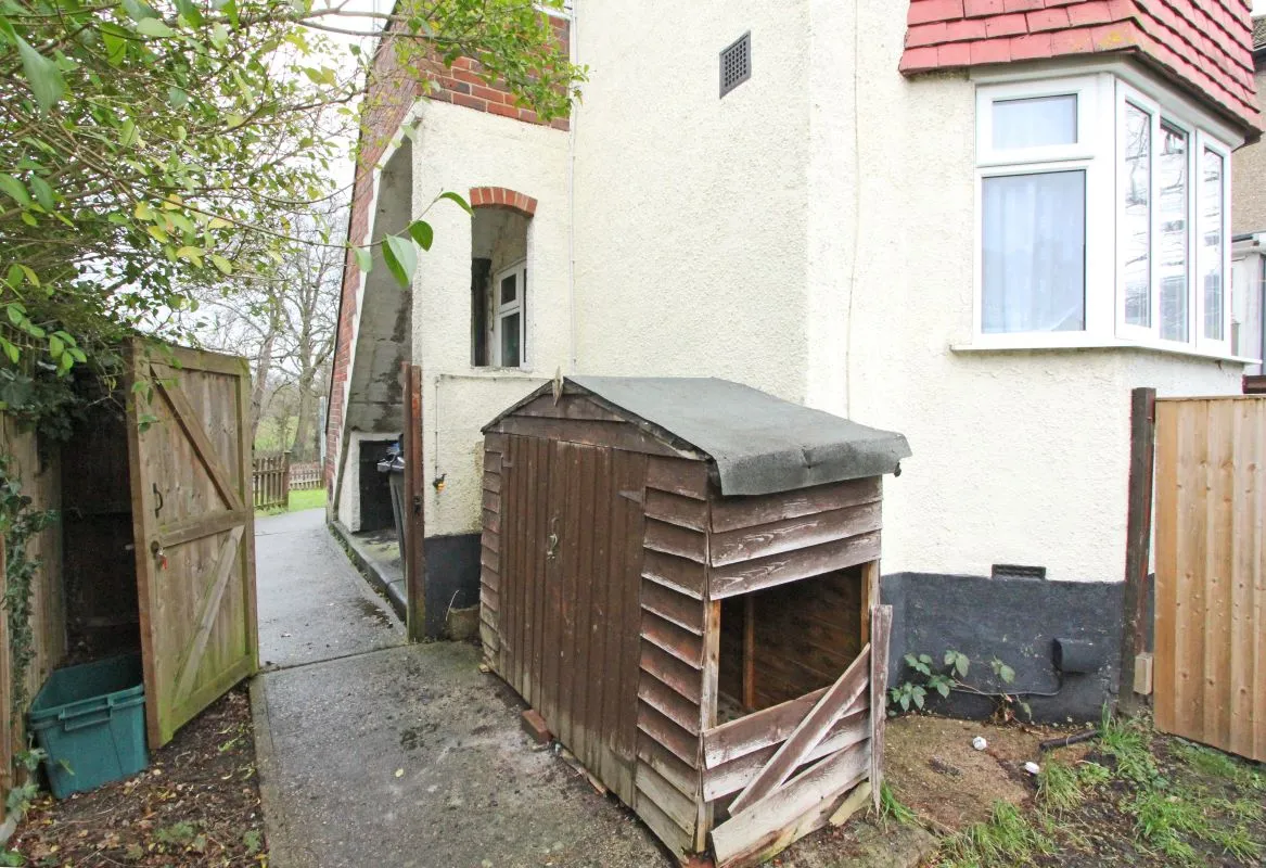 17A Epsom Road, Morden, Surrey, SM4 5PN