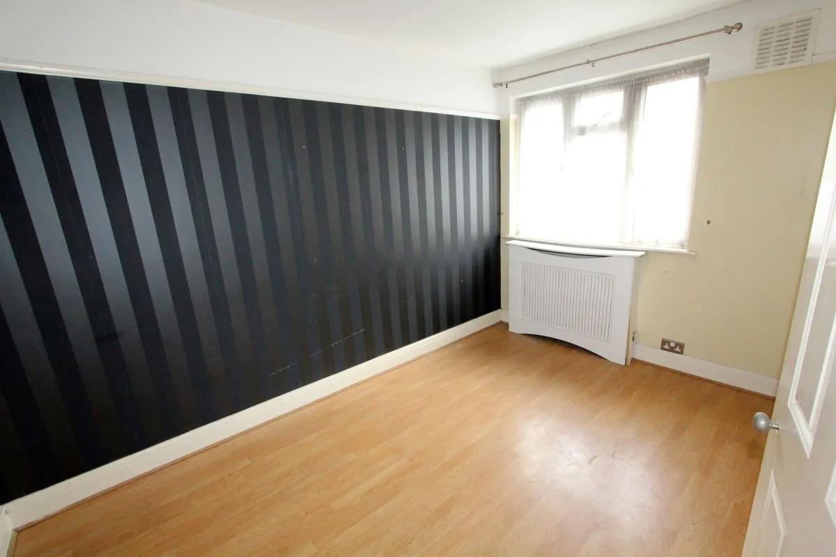 17A Epsom Road, Morden, Surrey, SM4 5PN