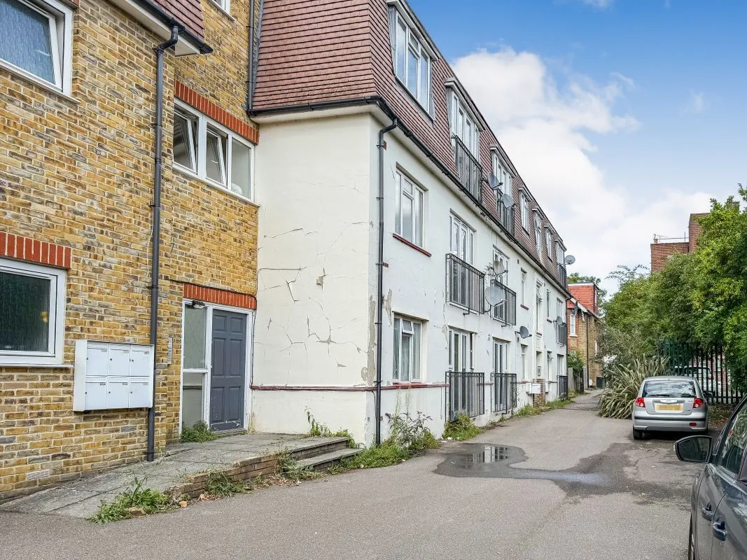 9 Boundary Close, Kingston upon Thames, Surrey, KT1 3PE