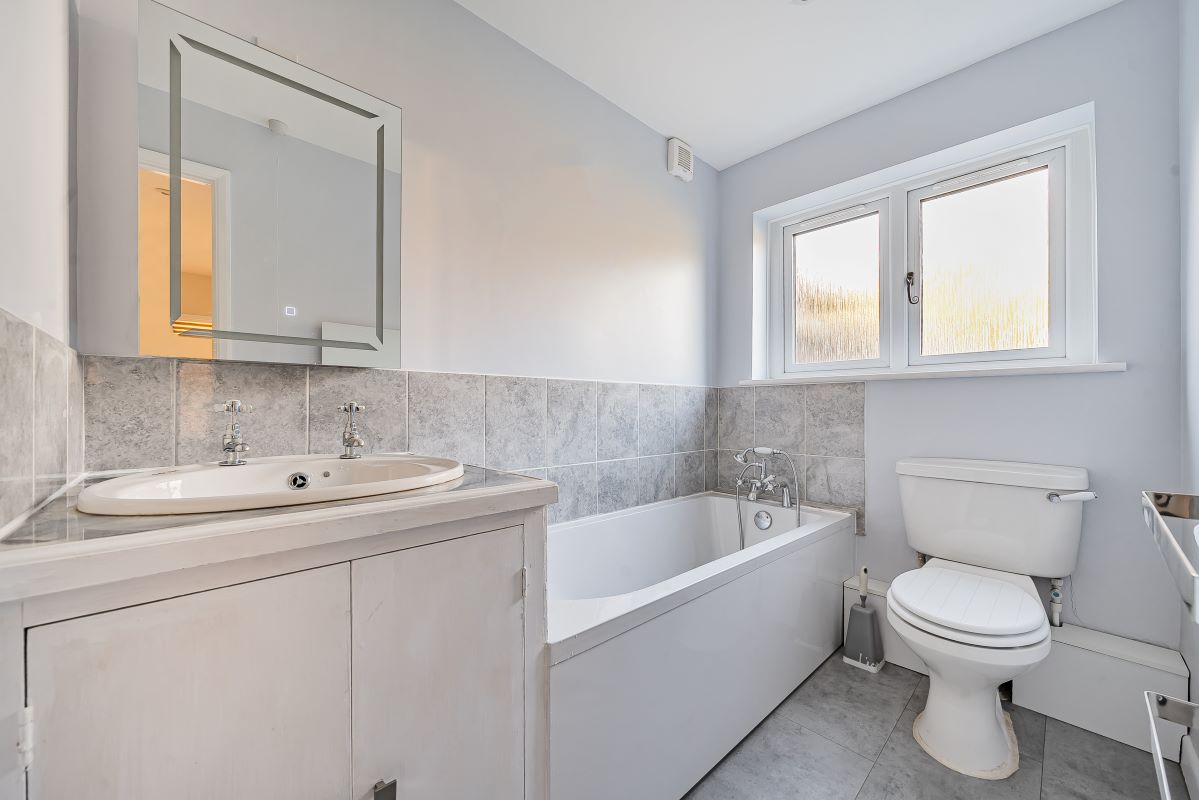 33 Chequers Hill, Wilden, Bedford, Bedfordshire, MK44 2QH