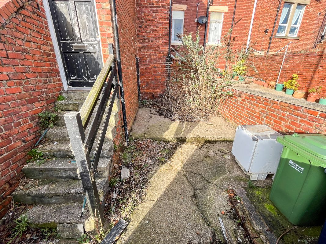 First Floor Flat, 35 Derwent Street, Chopwell, Newcastle upon Tyne, Tyne and Wear, NE17 7HZ