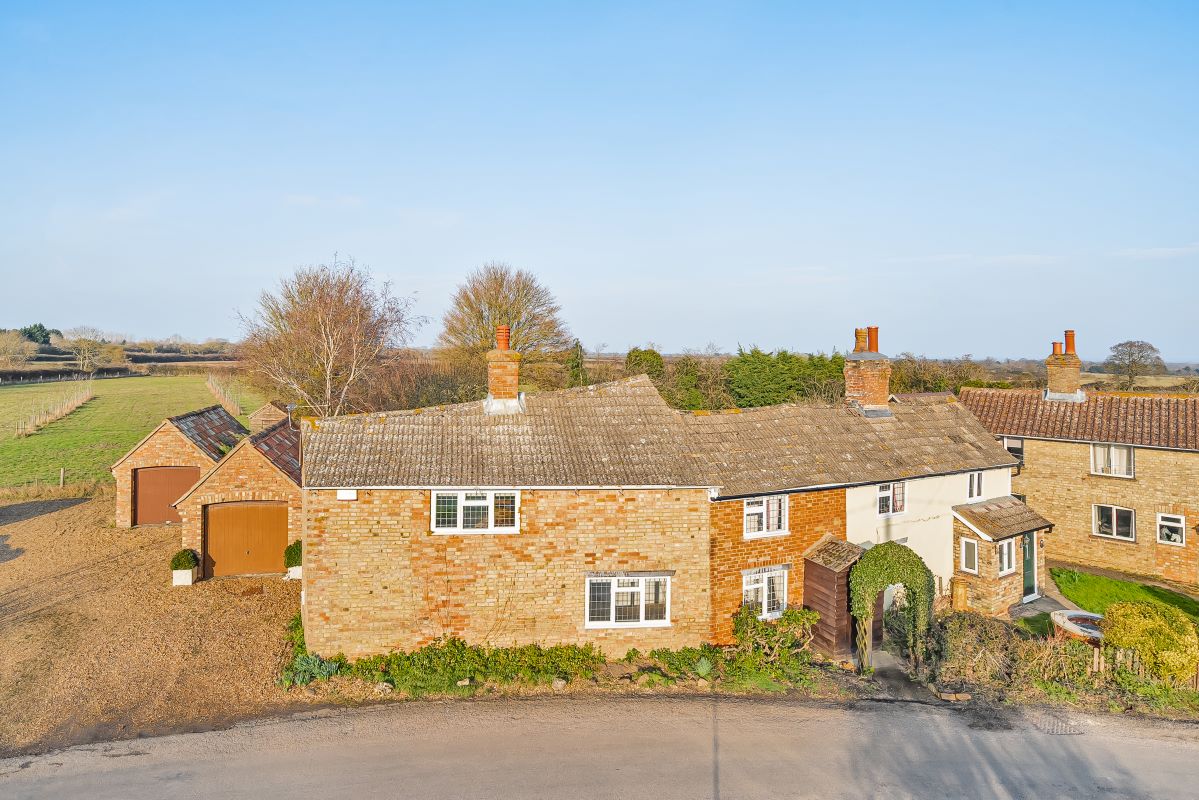 35 Chequers Hill, Wilden, Bedford, Bedfordshire, MK44 2QH