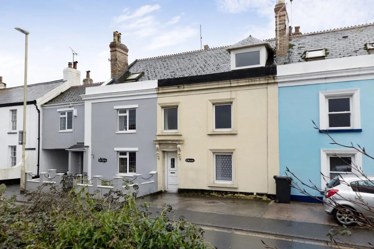 Riverside, The Strand, Starcross, Exeter, Devon, EX6 8PA