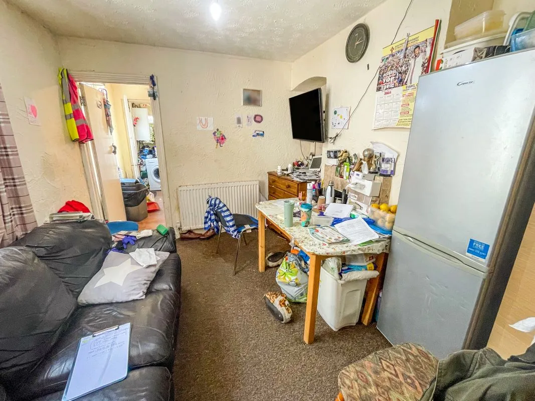 57 Crawley Road, Luton, Bedfordshire, LU1 1HX
