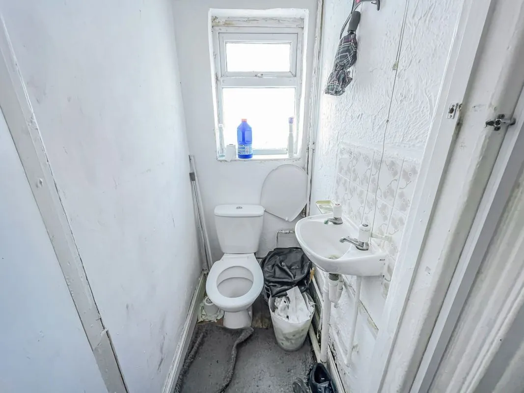 57 Crawley Road, Luton, Bedfordshire, LU1 1HX