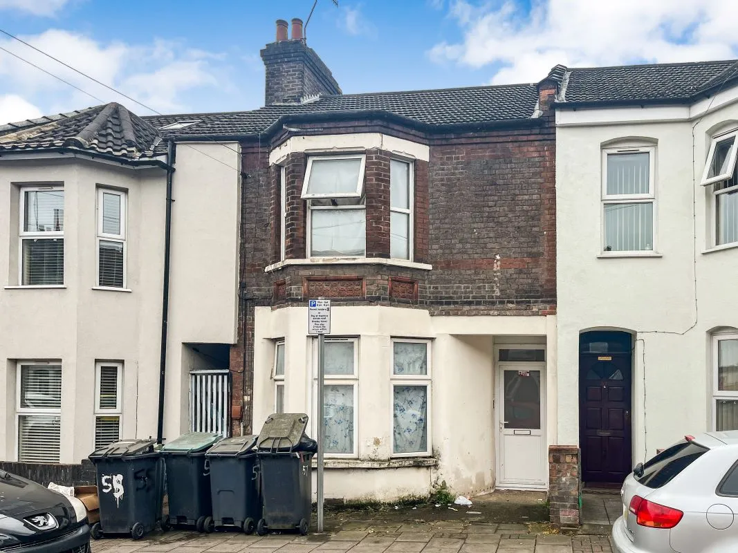 57 Crawley Road, Luton, Bedfordshire, LU1 1HX