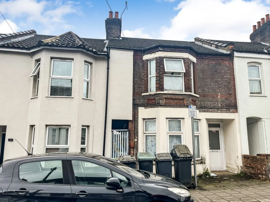 57 Crawley Road, Luton, Bedfordshire, LU1 1HX