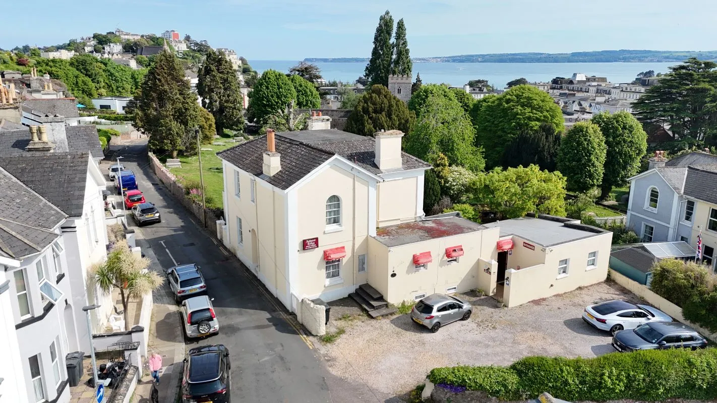 Ashurst Lodge Hotel, 2-4 St Efrides Road, Torquay, Torbay, TQ2 5SG