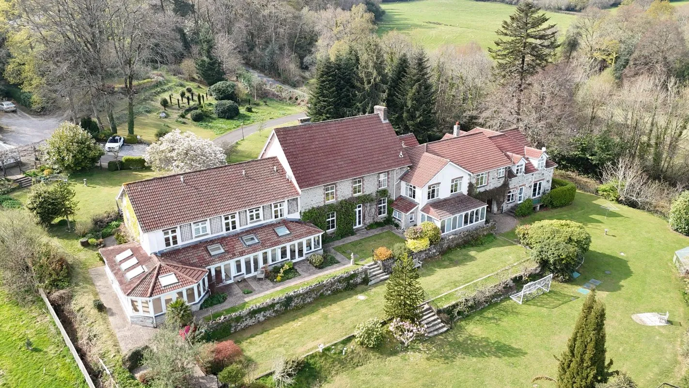 Tracey House, Haytor Road, Bovey Tracey, Newton Abbot, Devon, TQ13 9LE