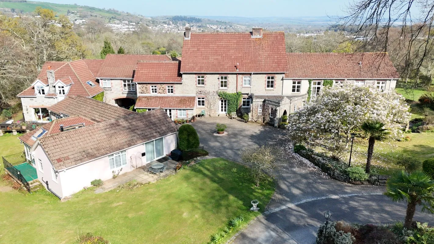 Tracey House, Haytor Road, Bovey Tracey, Newton Abbot, Devon, TQ13 9LE