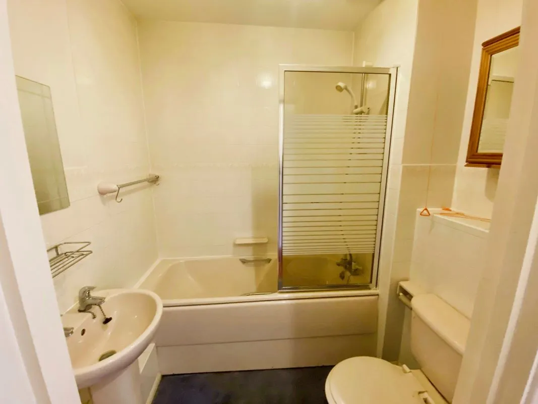 34 Pinewood Court, Fleet, Hampshire, GU51 3BG
