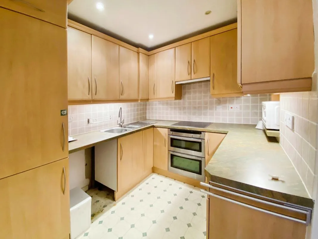34 Pinewood Court, Fleet, Hampshire, GU51 3BG
