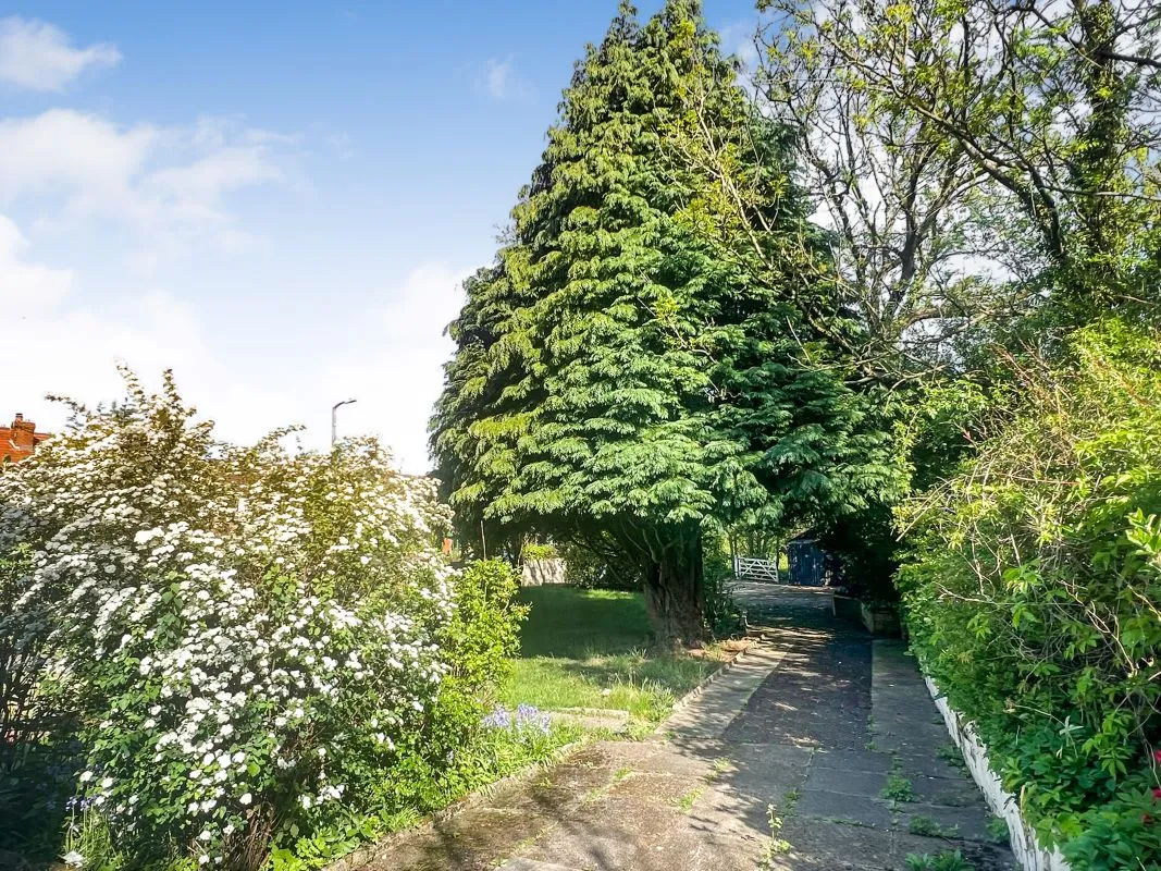 4 Golborne Dale Road, Newton-le-Willows, Merseyside, WA12 0JD