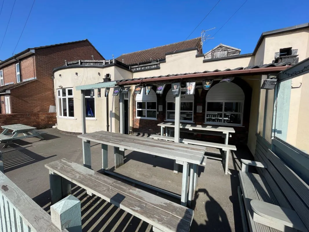 The Sportsman, 71 Bath Road, Bridgwater, Somerset, TA6 4PH