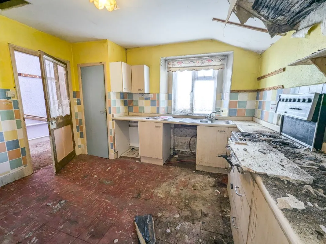 Top Floor Flat St Elmo, 35a Sands Road, Paignton, Torbay, TQ4 6EG