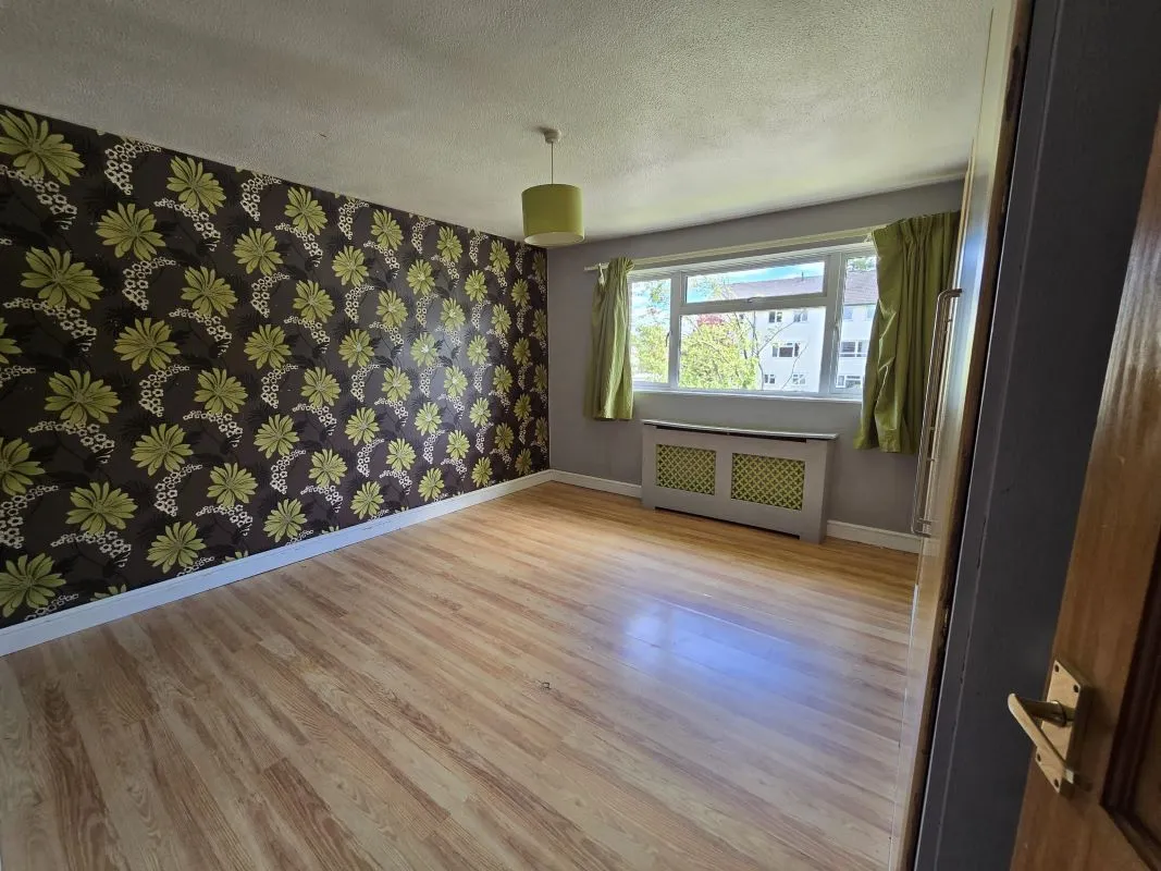 59 Cody Road, Farnborough, Hampshire, GU14 0BX