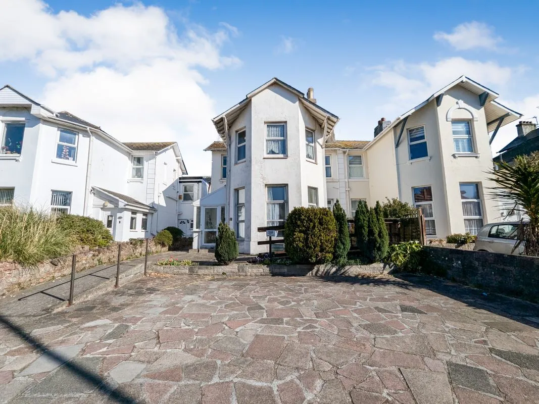 Top Floor Flat St Elmo, 35a Sands Road, Paignton, Torbay, TQ4 6EG