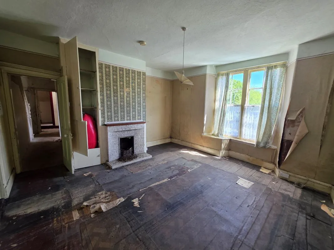 2 Mayors Avenue, Dartmouth, Devon, TQ6 9NF