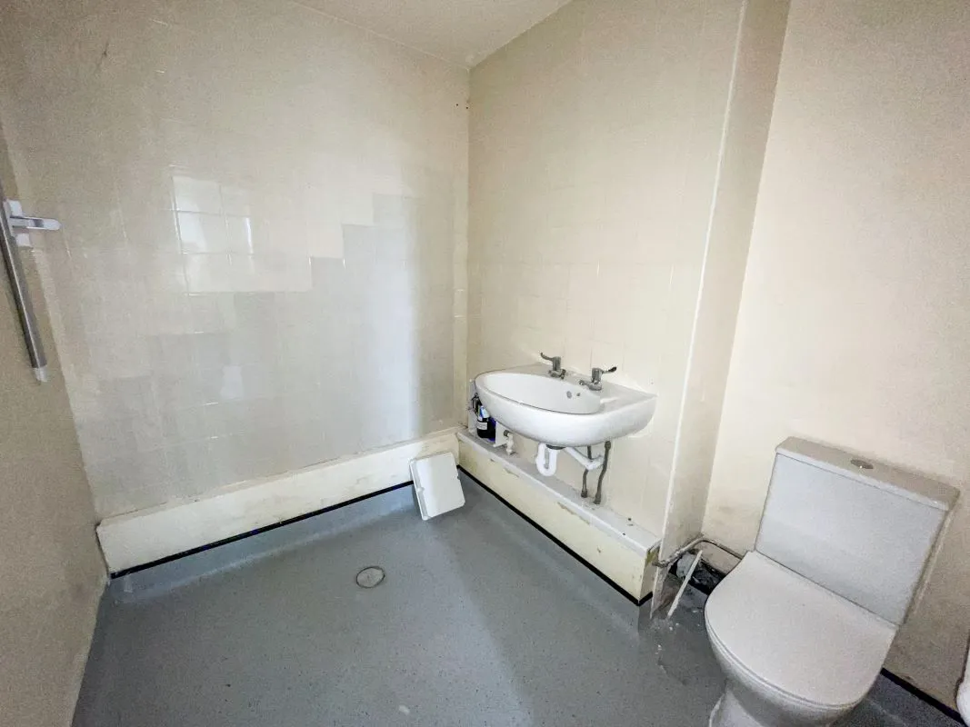 Flat 44 Peel House, Balfour, Tamworth, Staffordshire, B79 7BQ