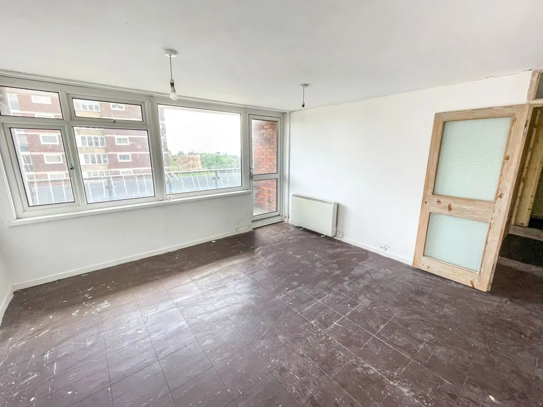 Flat 44 Peel House, Balfour, Tamworth, Staffordshire, B79 7BQ