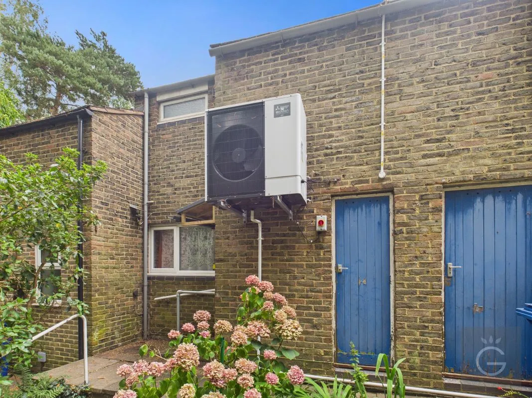 11 Lingwood, Bracknell, Berkshire, RG12 7PW