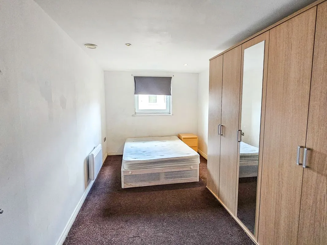 Flat 12 Magnum House, 164 London Road, Kingston upon Thames, Surrey, KT2 6QW