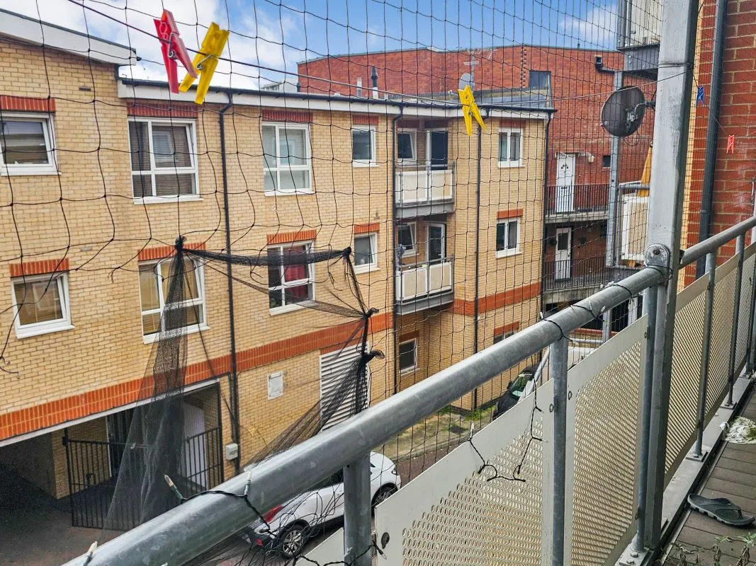 Flat 12 Magnum House, 164 London Road, Kingston upon Thames, Surrey, KT2 6QW