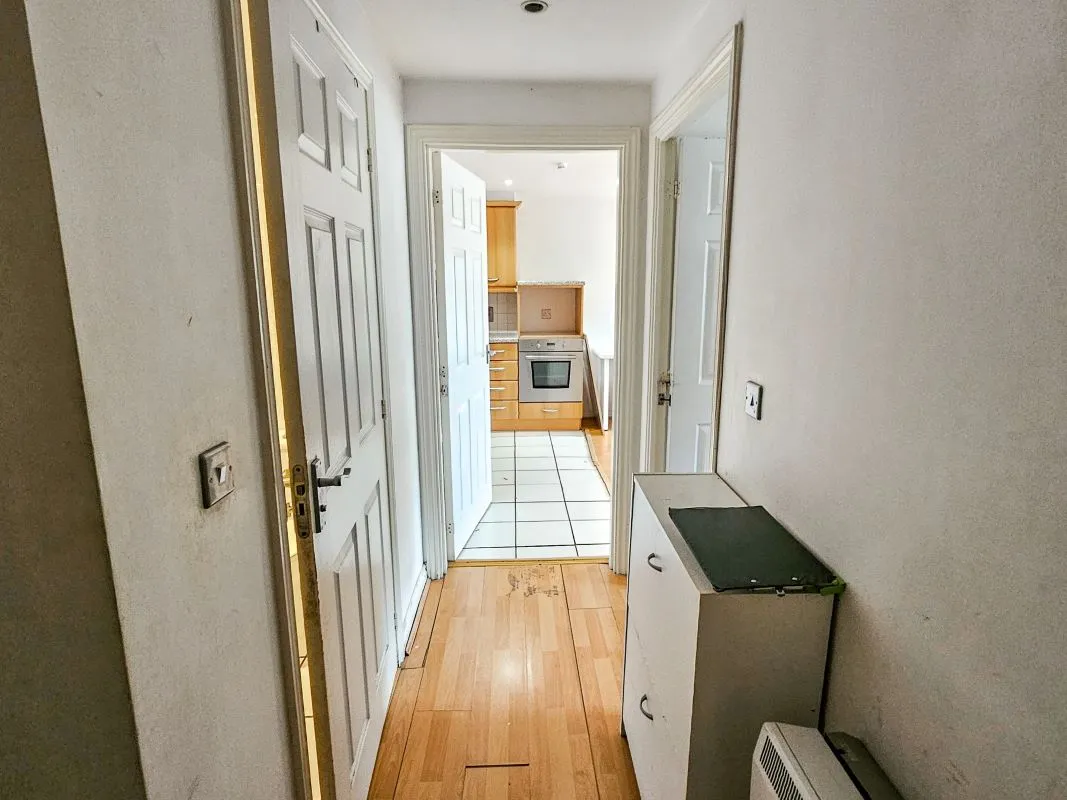 Flat 12 Magnum House, 164 London Road, Kingston upon Thames, Surrey, KT2 6QW